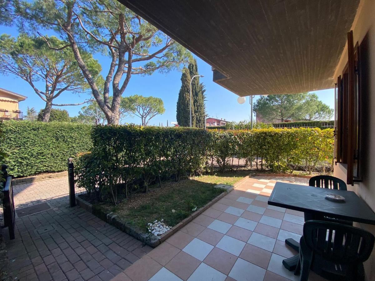 Apartment With Garden And Grill - Green Residence Sirmione Desenzano del Garda Kültér fotó
