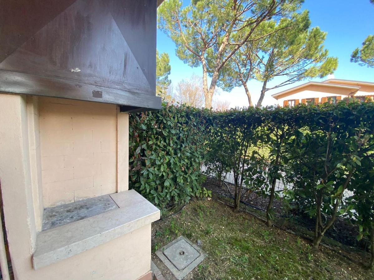 Apartment With Garden And Grill - Green Residence Sirmione Desenzano del Garda Kültér fotó