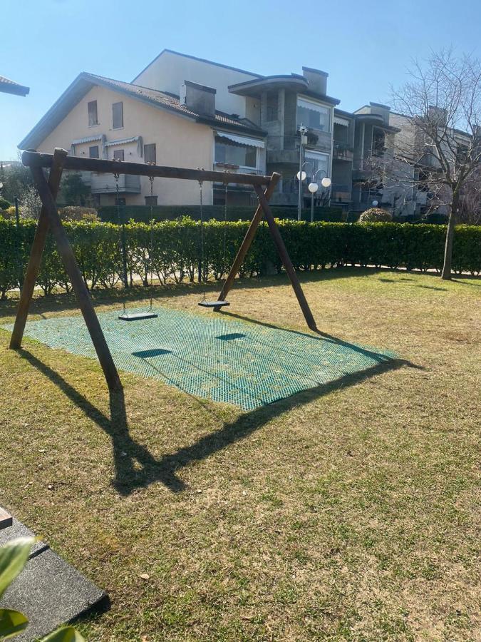 Apartment With Garden And Grill - Green Residence Sirmione Desenzano del Garda Kültér fotó