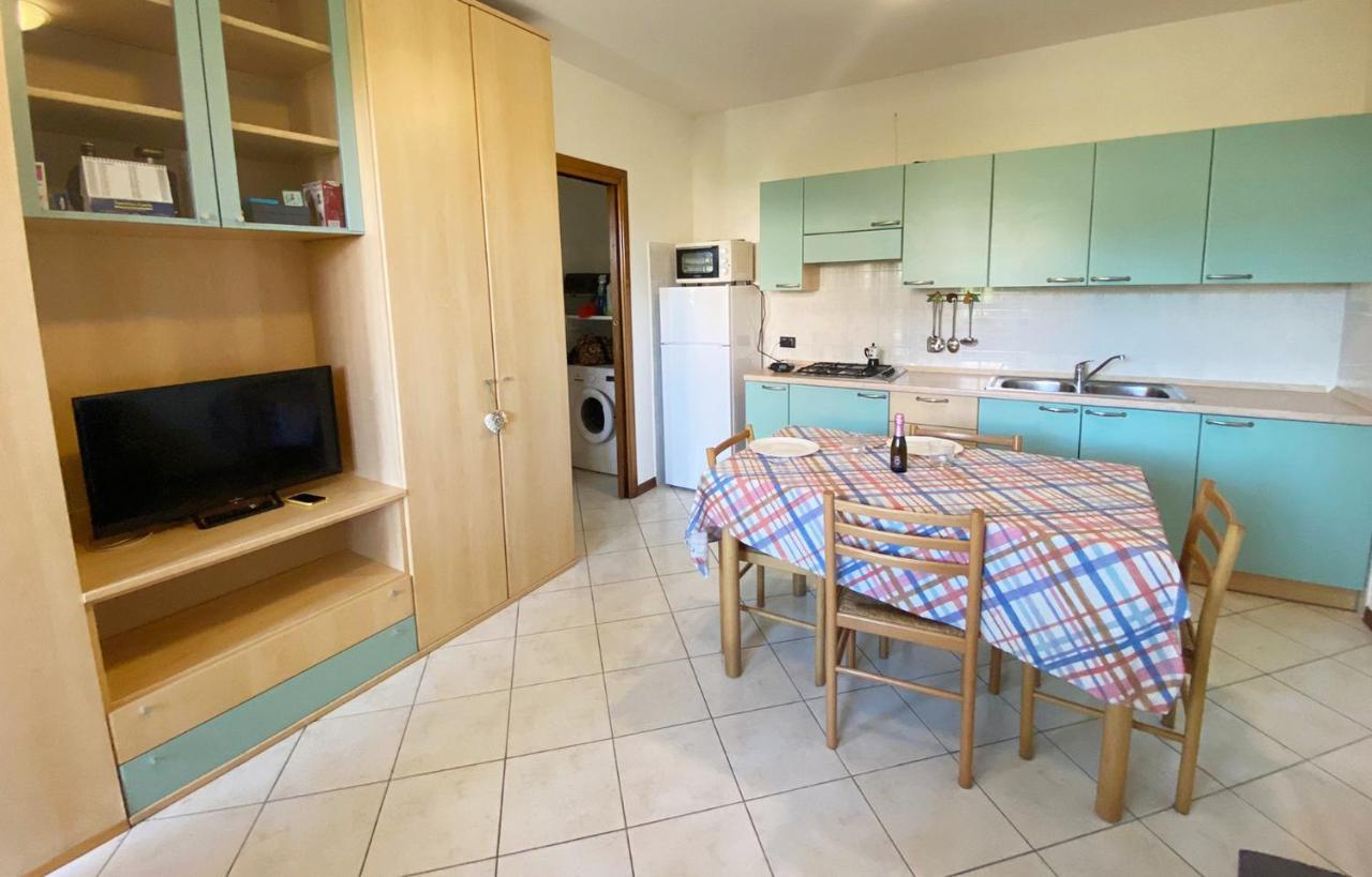 Apartment With Garden And Grill - Green Residence Sirmione Desenzano del Garda Kültér fotó